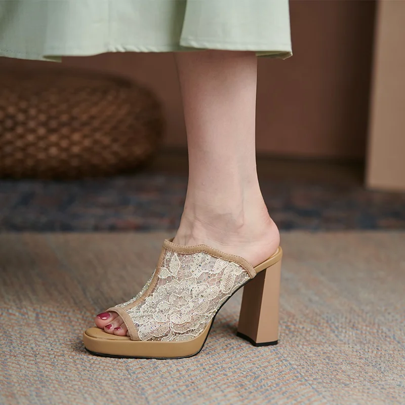 Женские туфли с вышивкой в стиле ретро повседневные без задника заостренный