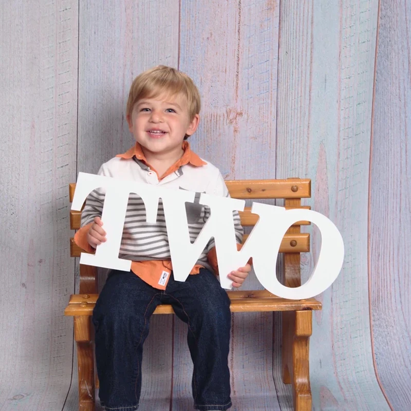 

Декоративная буква "TWO" из ПВХ JingQianLong