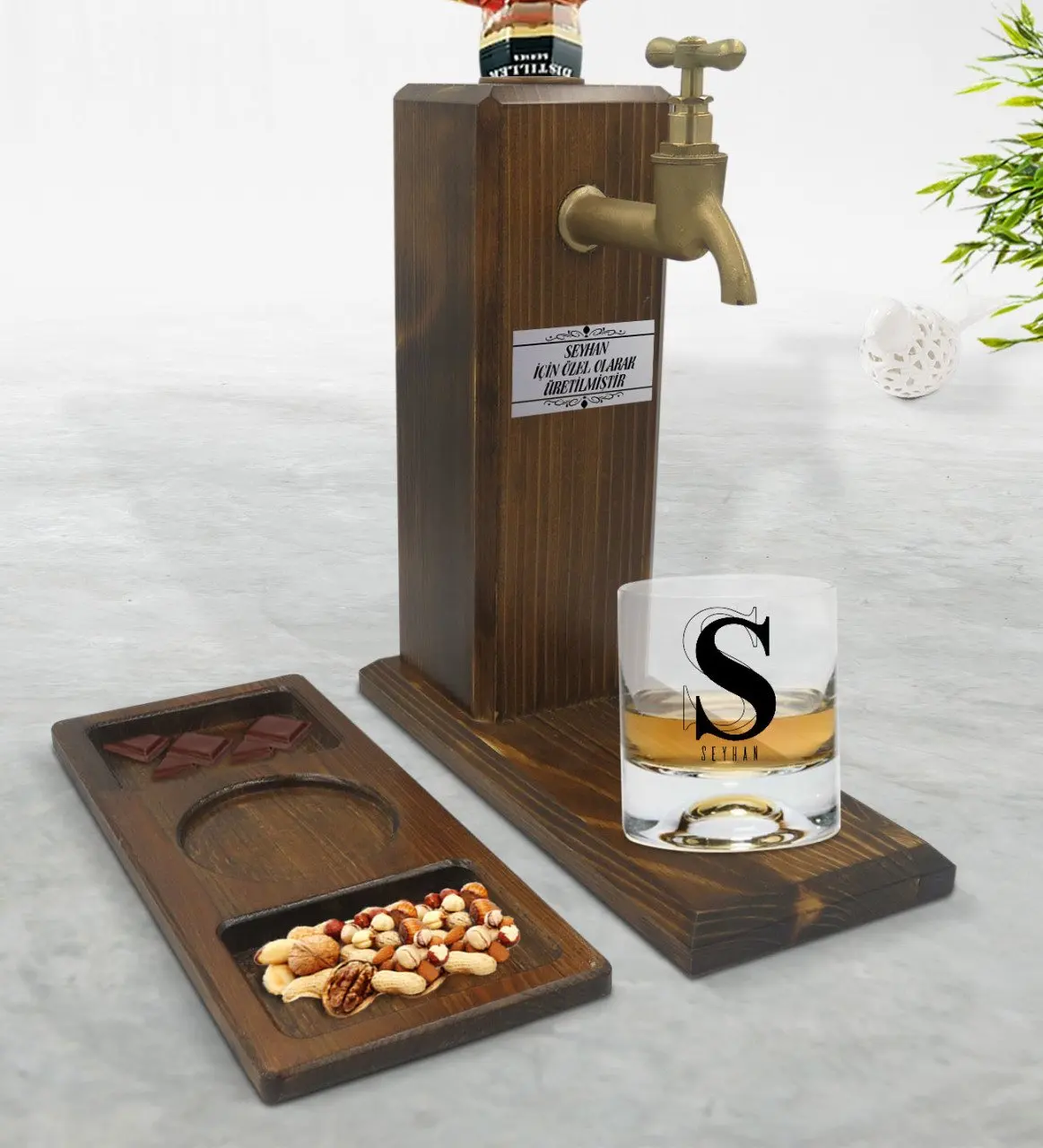 

Personalized İsimli Whisky Cup & Tap Natural Wood Stand & Solid Wood Rectangle Presentation Tabağı Confectionary Gift Seti-3