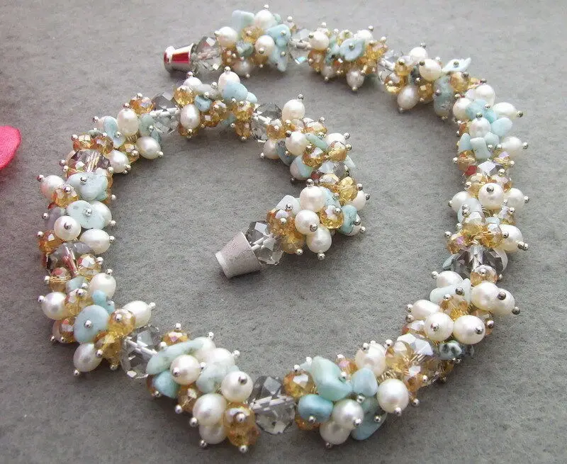 

19 "ожерелье из белого жемчуга и синего ларимара с кристаллами