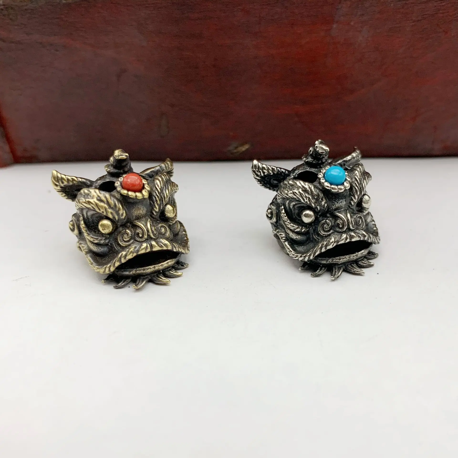 

Brass knife pendant lion EDC handmade copper pendant diy umbrella rope pendant auspicious auspicious animal accessories