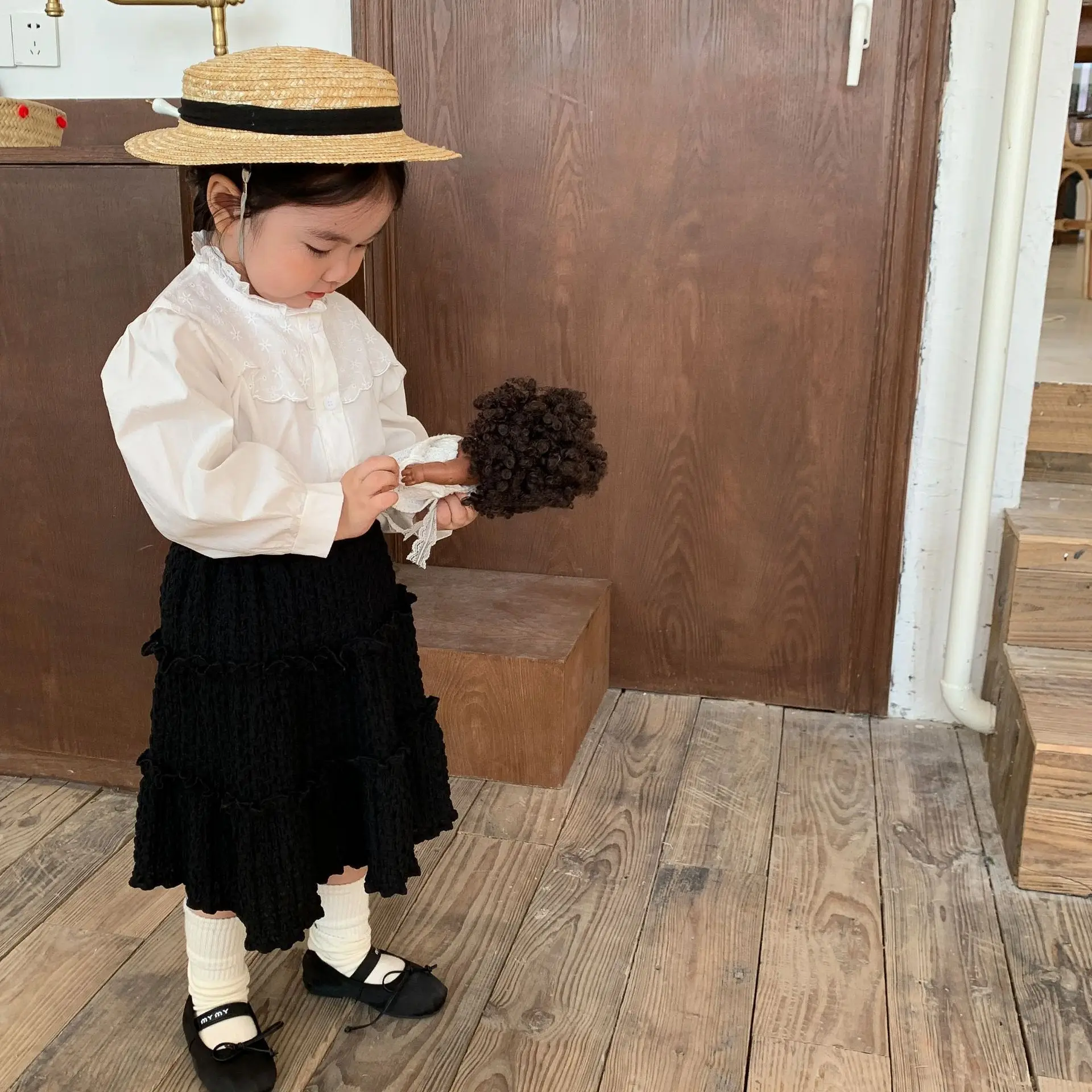 

Детская одежда Новинка Весна 2023 в Корейском стиле знаменитая женская блузка в стиле аурикулярной кружева для девочек