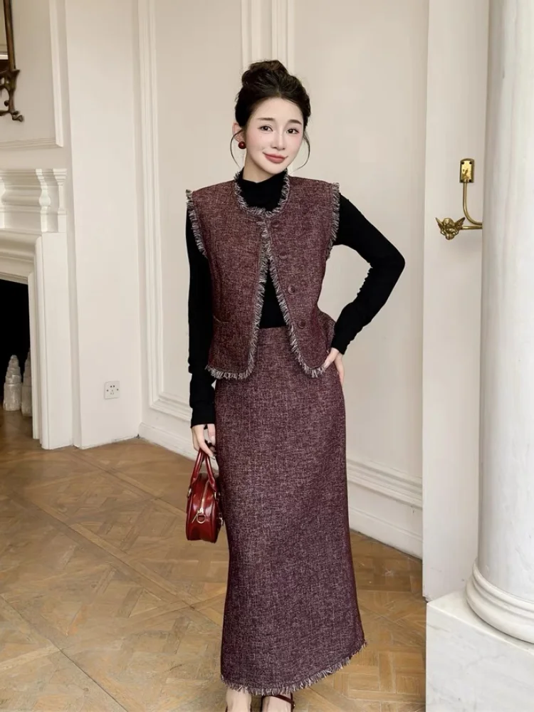 Женский костюм из двух предметов топ и юбка