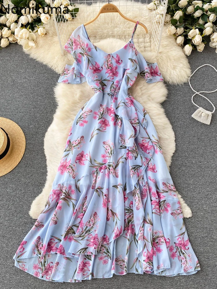 

Женское шифоновое платье с открытыми плечами и цветочным принтом