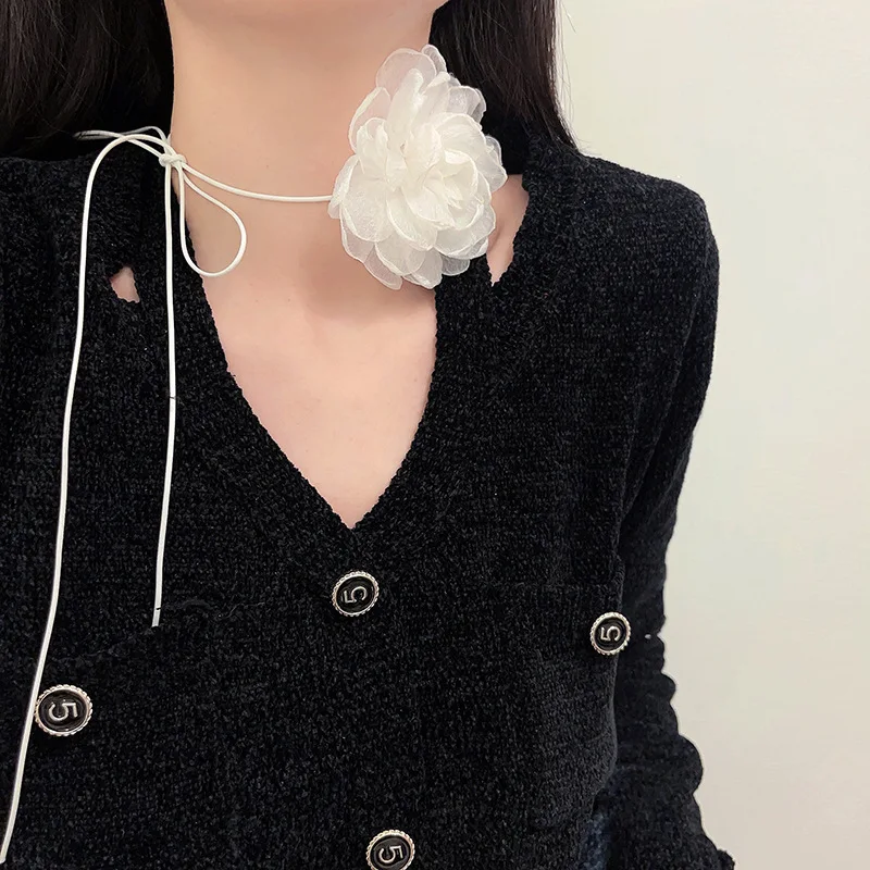 

Korean Ins Retro Black Camellia Pure Desire Cute Thin Strap Ribbon Neck Strap Fashion Necklace For Women Delicate Goth Choker