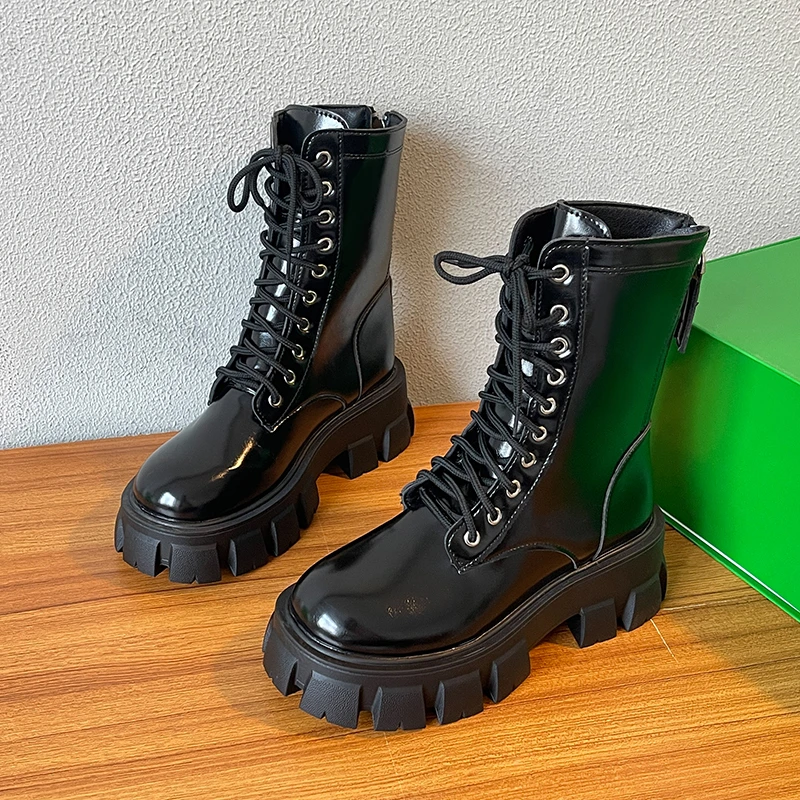 

Женские ботинки на толстой подошве, Новинка осени и зимы 2023, удобные черные модные женские ботинки средней длины со шнуровкой и молнией сзади