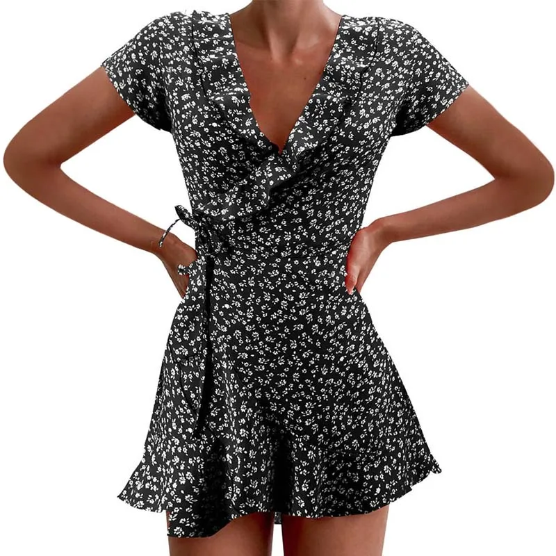 

Женское летнее платье-трапеция с V-образным вырезом