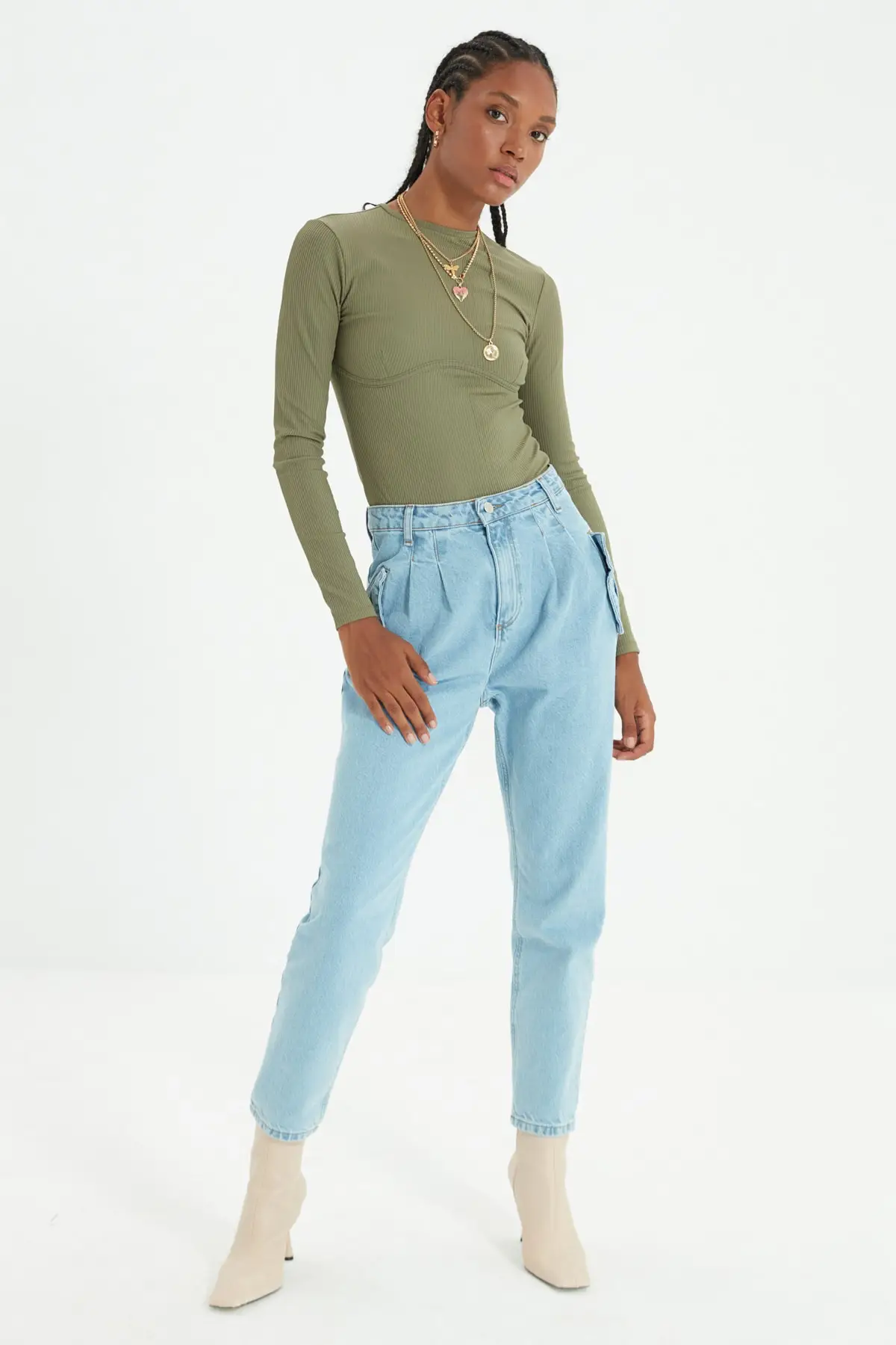 

Trendyol Pocket Detail High Bel Mom Jeans TWOAW22JE0241