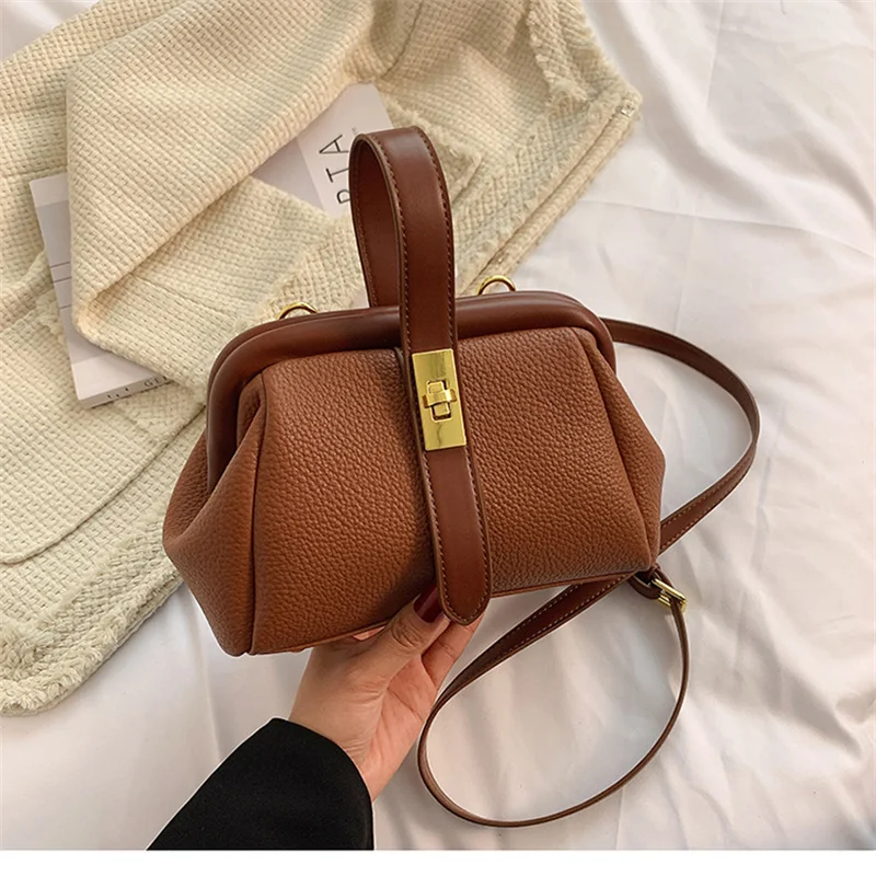 

Fashion Retro Large-capacity Lock Portable Bucket Bag Ladies Personalized Shopping Travel Mobile Phone Messenger Bag Purses
