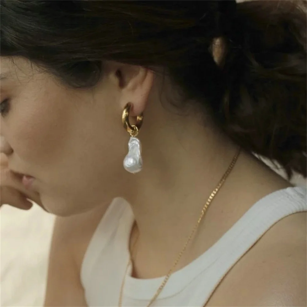 

Imitation Pearls Dangle Earrings Irregular Drop Pendant Ear Jewelry for Women Elegant Huggie Hoop Earring SEC88