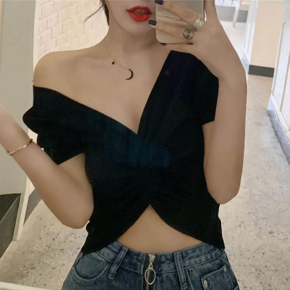 Корейский стиль витой дизайн чувственная трикотажная футболка с v-образным