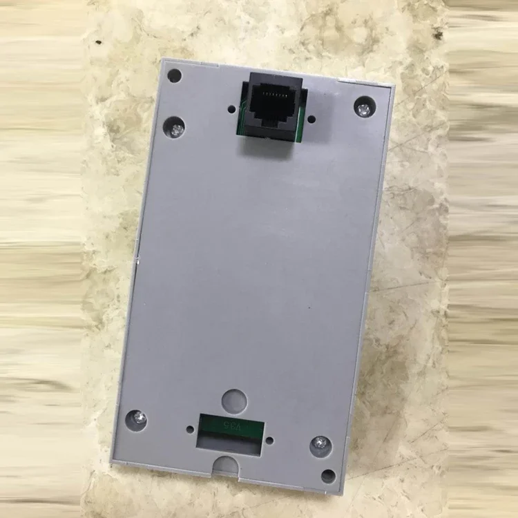 Инверторный контроллер Pinier PE6000