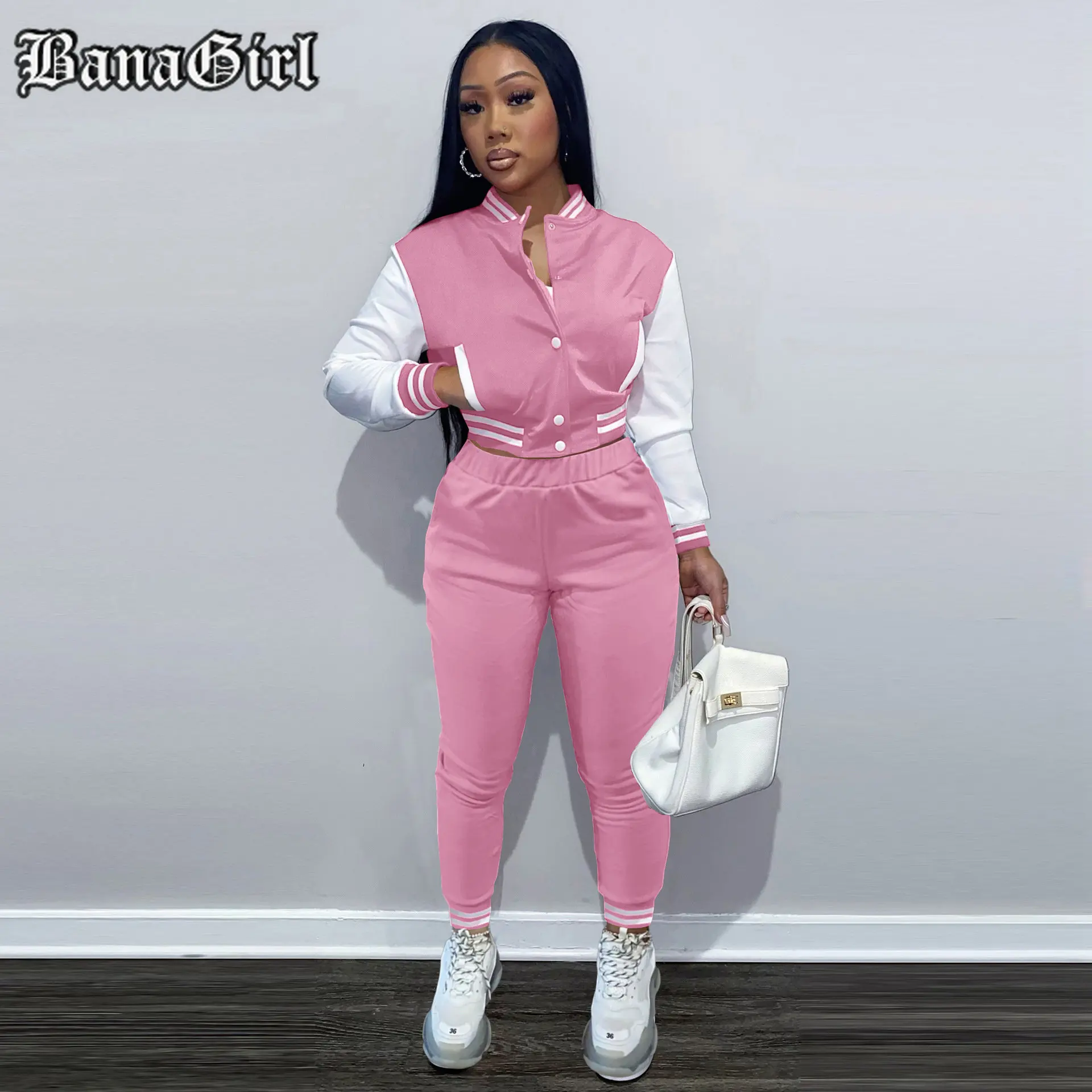 

Женский спортивный костюм с длинным рукавом и брюками с высокой талией