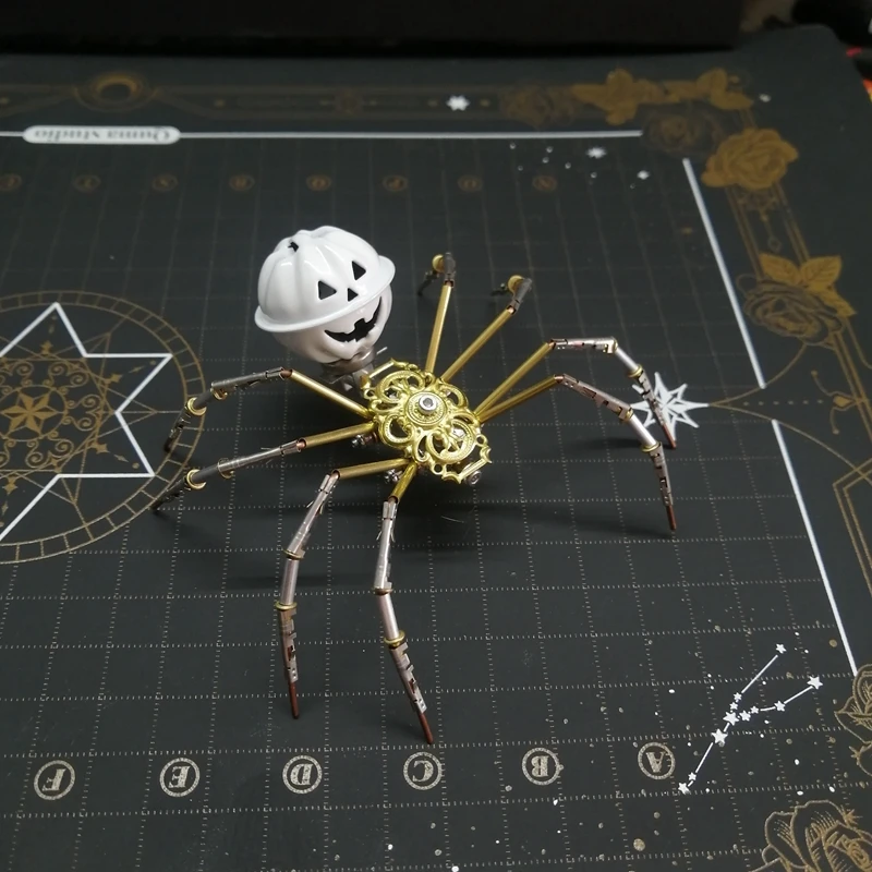

Steampunk Halloween Pumpkin Spider Metal Assembly Model Creative Desktop Decoration Mechanical Insect Ornament