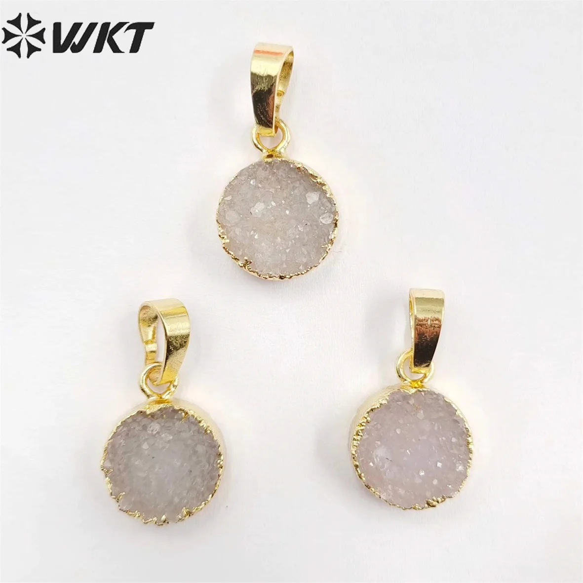 

WT-P673 New Fashion round pendants for women natural at gate raw stone gold surround pendants jewelry for wholesale