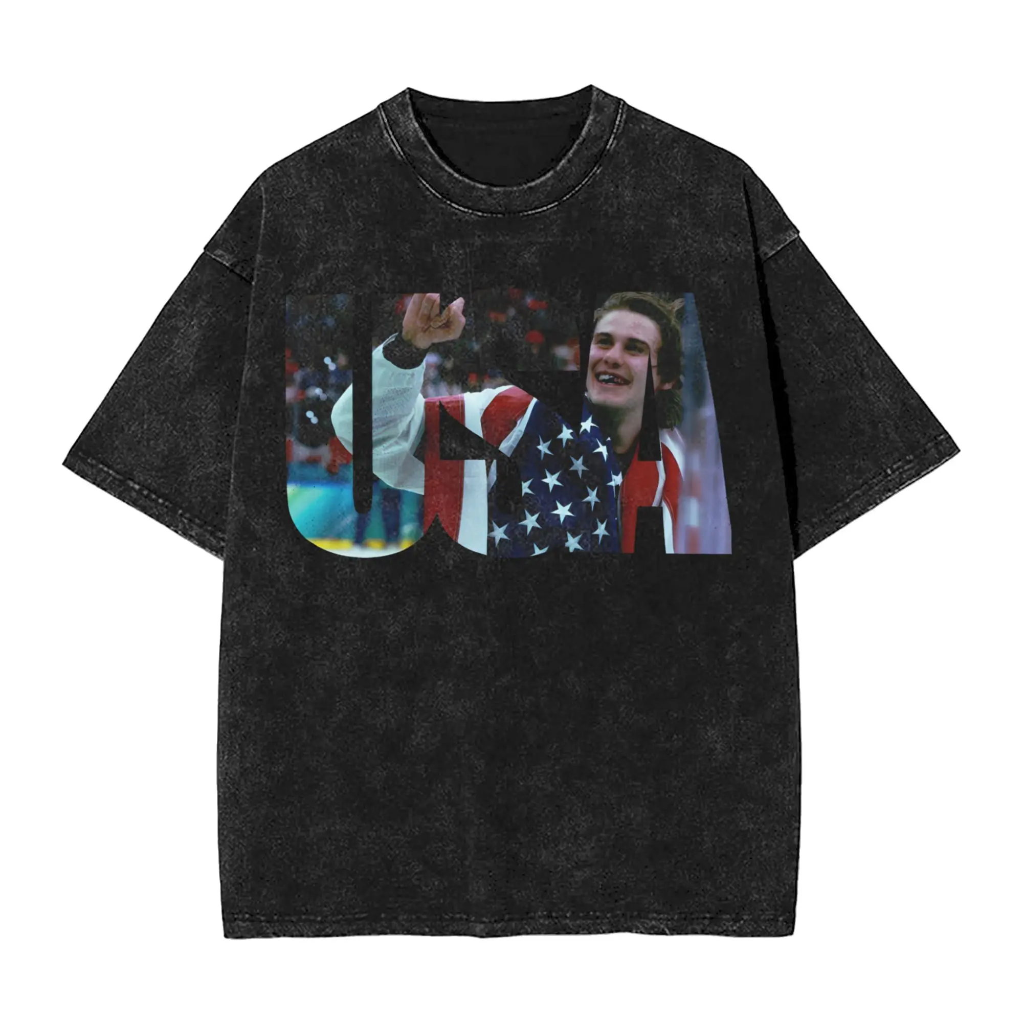 Фото Футболка Jack Hughes USA Gold Hockey Merch с эффектом потертости для мужчин и женщин, уличная одежда, хип-хоп футболки, графическая футболка, 100% хлопок №2