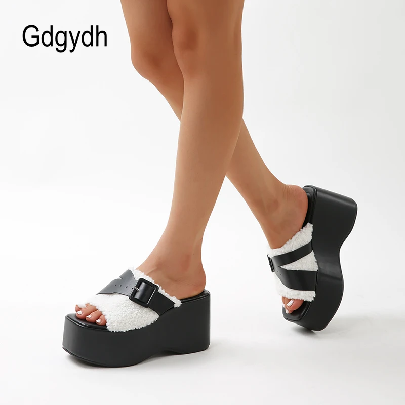 Gdgydh Womens Fluffy Sliders Plush House Slippers Wedge Heel Platform Sandals for Women Outdoor Fuzzy Open Toe Belt Buckle Strap