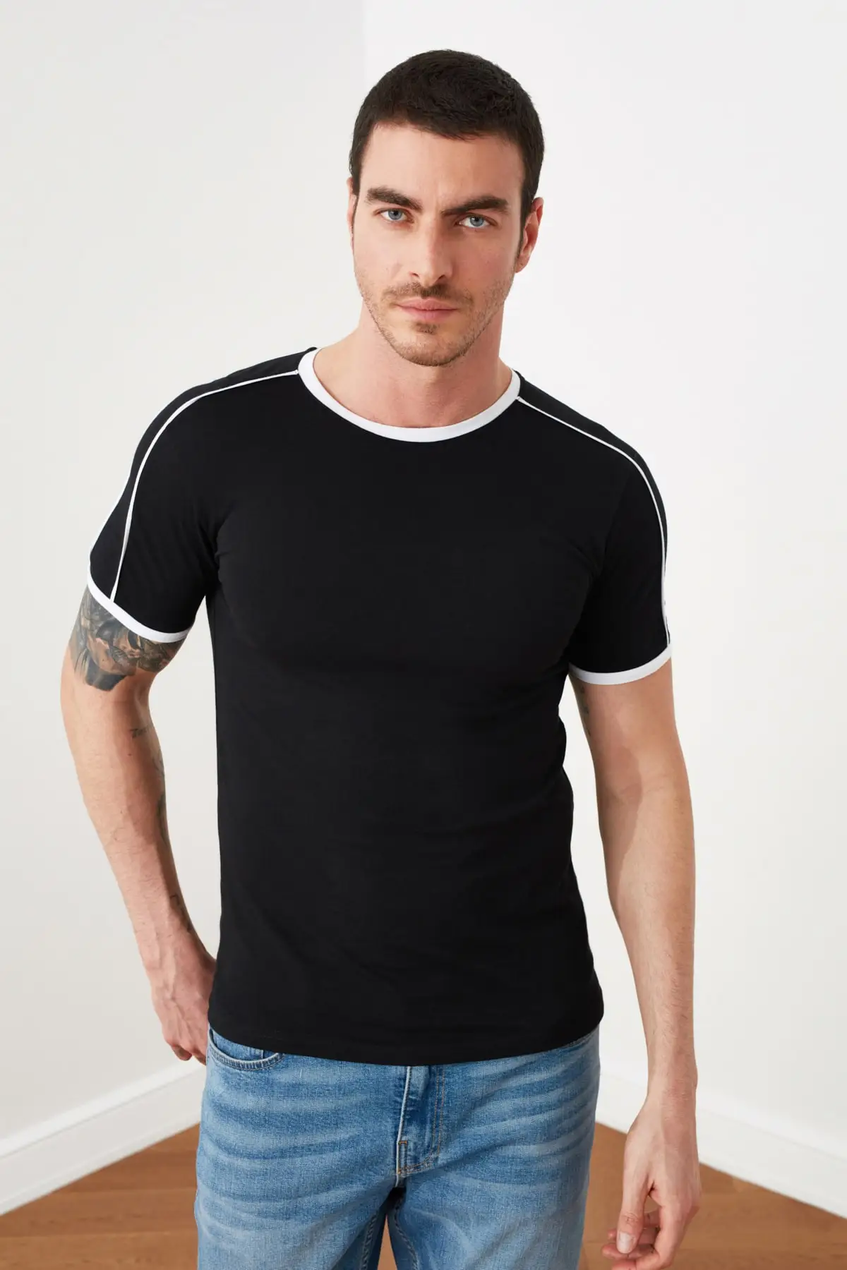 

Trendyol Male Basic T-Shirt TMNSS20TS0861