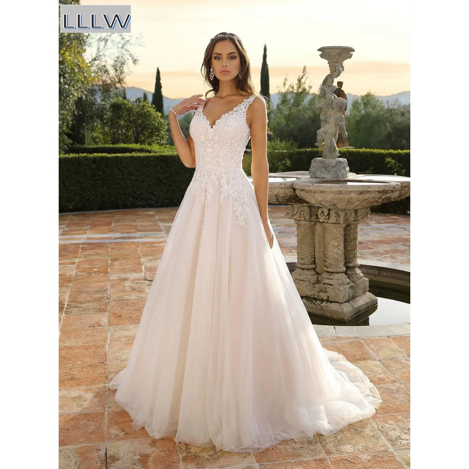 

Кружевное Тюлевое платье-трапеция цвета слоновой кости с аппликацией и шлейфом