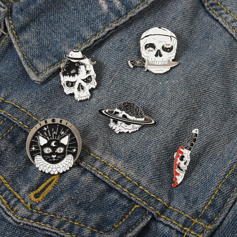

5 Kinds of Creative Skull Cat Head Compass Enamel Badge Accessories