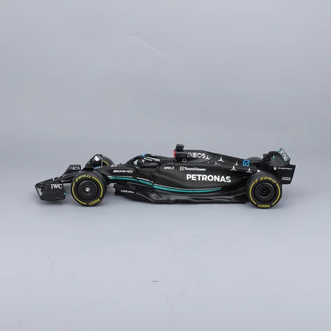 Bburago Mercedes-AMG F1 W14 E 1:24