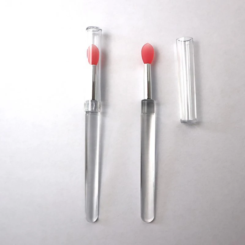 

2pcs Portable Lip Gloss Applicator Multifunctional Silicone Lip Brushes Dust Cap