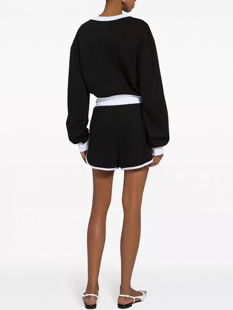 Женский спортивный комплект из двух предметов короткий вязаный пуловер и шорты с