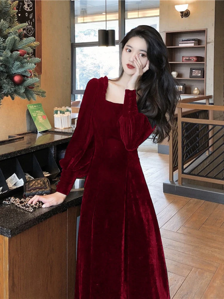 Женское бархатное платье с длинным рукавом и квадратным вырезом