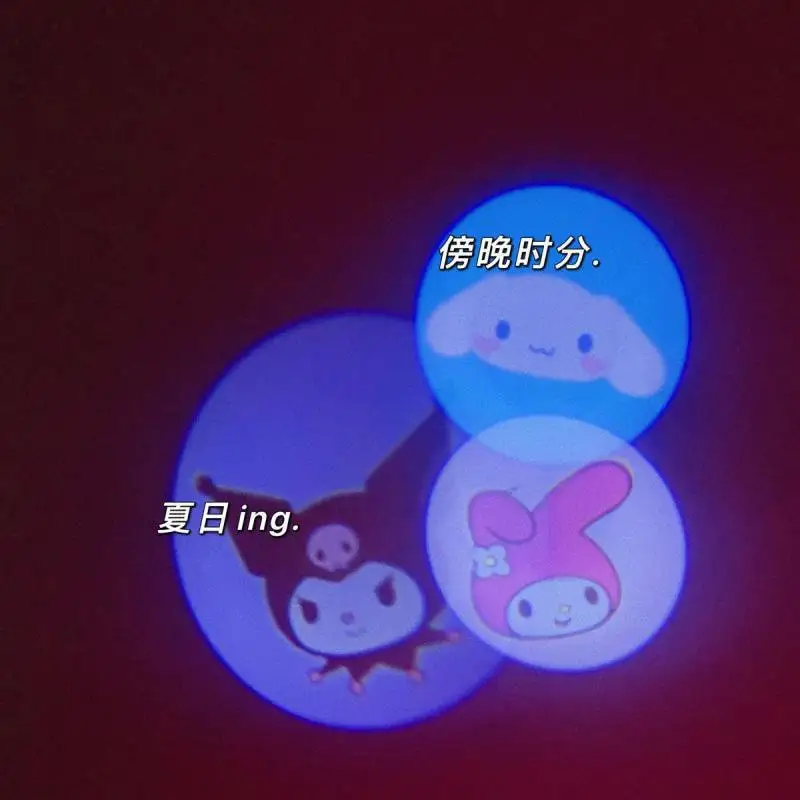 

Sanrio projection lamp keychain Kuromi Melody night light cartoon pendant fun personality toy sister bag pendant gift for kids