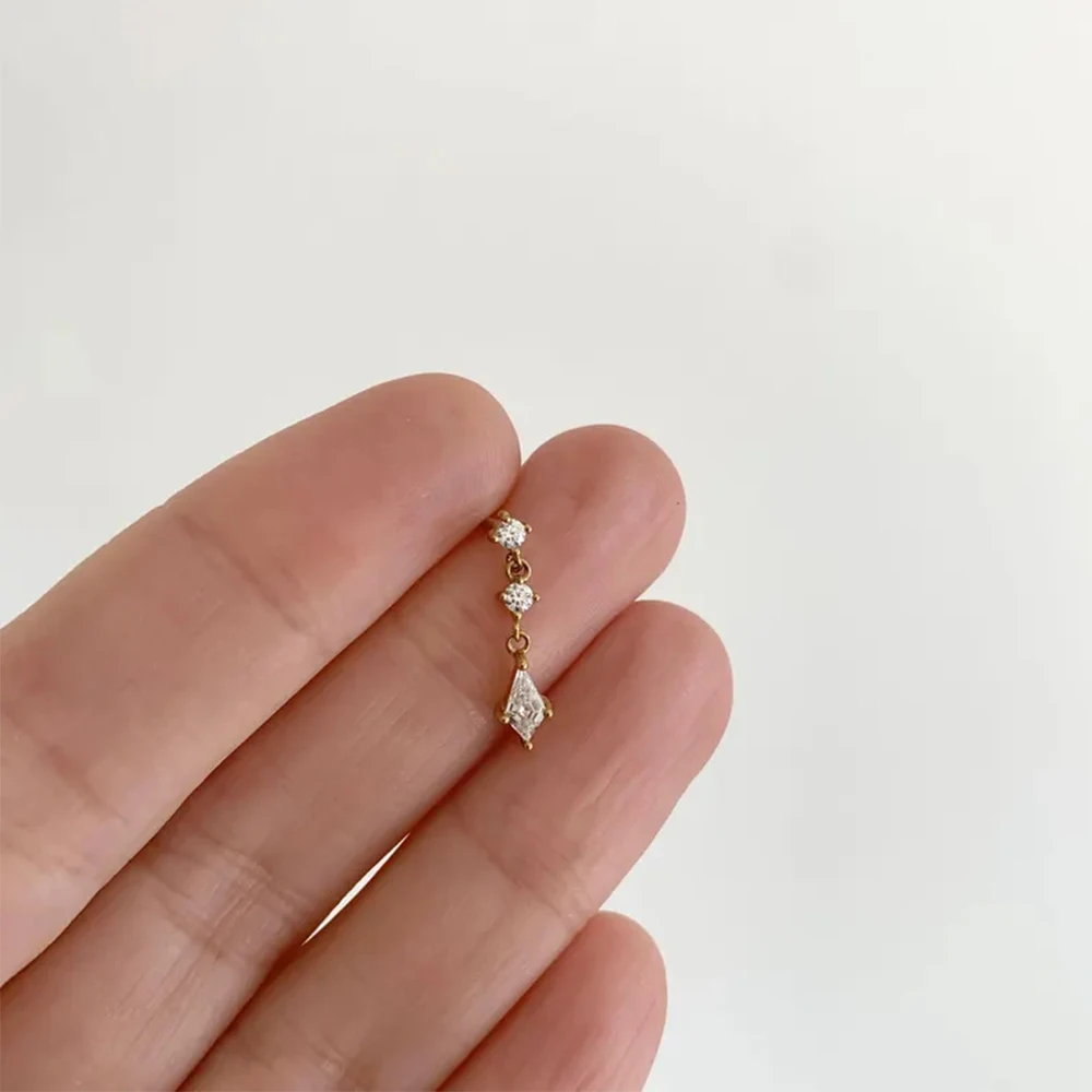 Серьга-гвоздик ROXI из стерлингового серебра 925 пробы для чувствительной кожи, в форме звезды, с цепочкой, для пирсинга хеликсатрагуса, 1 шт., модное повседневное украшение для женщин, подарок (art.: 3920dba27ba44) - 3920dba27ba44