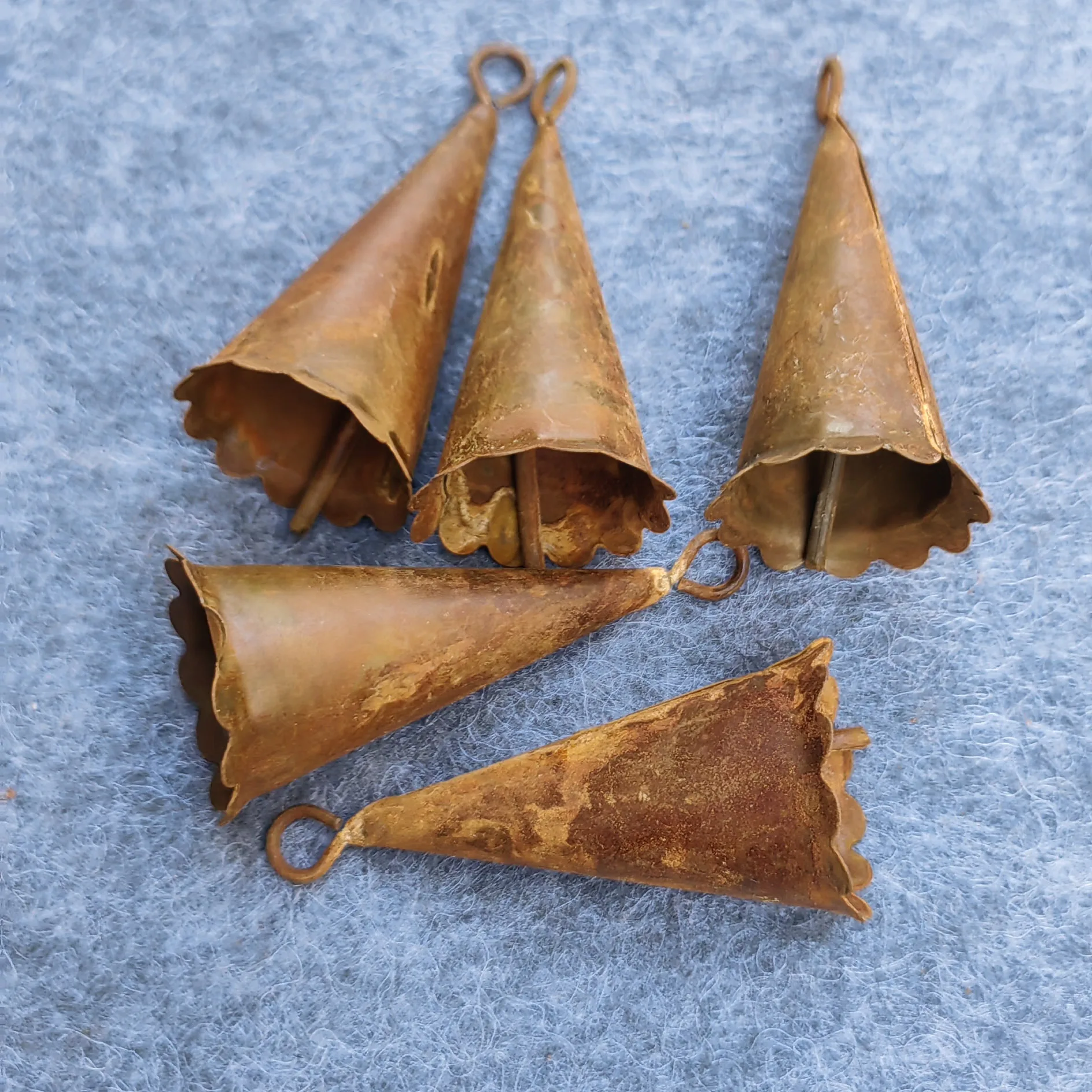 12 шт., деревенские железные оловянные металлические винтажные колокольчики, ржавые колокольчики-трубы для гирлянды, ремесла, венок, праздничные украшения, Рождественский деко