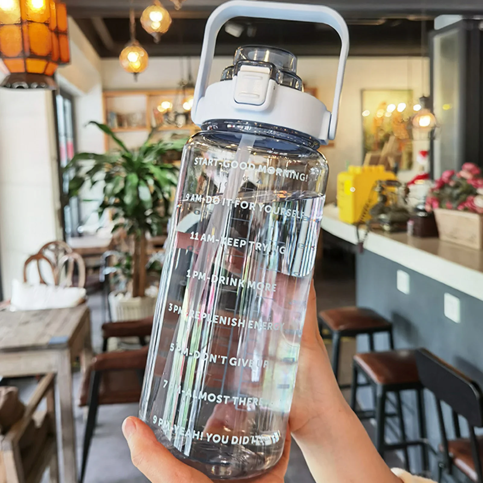 Спортивная бутылка для воды объемом 2 л с соломинкой портативная непротекающая