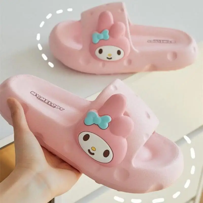 

Шлепанцы Sanrioed Kawaii My Melody Kuromi Cinnamoroll, милые Мультяшные летние сандалии для пляжа и ванной, Нескользящие удобные сандалии