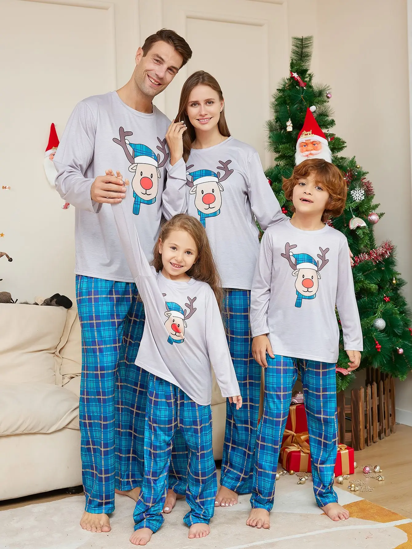 

2023 New Christmas Family Set Plaid Printing Elk Letter Printing Cartoon Round Neck Long Sleeve Christmas Parent-child Homewear