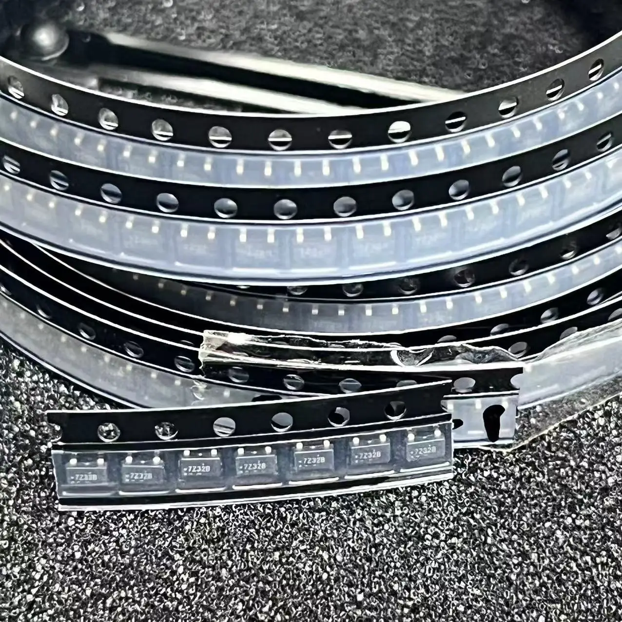 10 шт. 7Z32B NC7SZ32M5X NC7SZ32 новый оригинальный в наличии