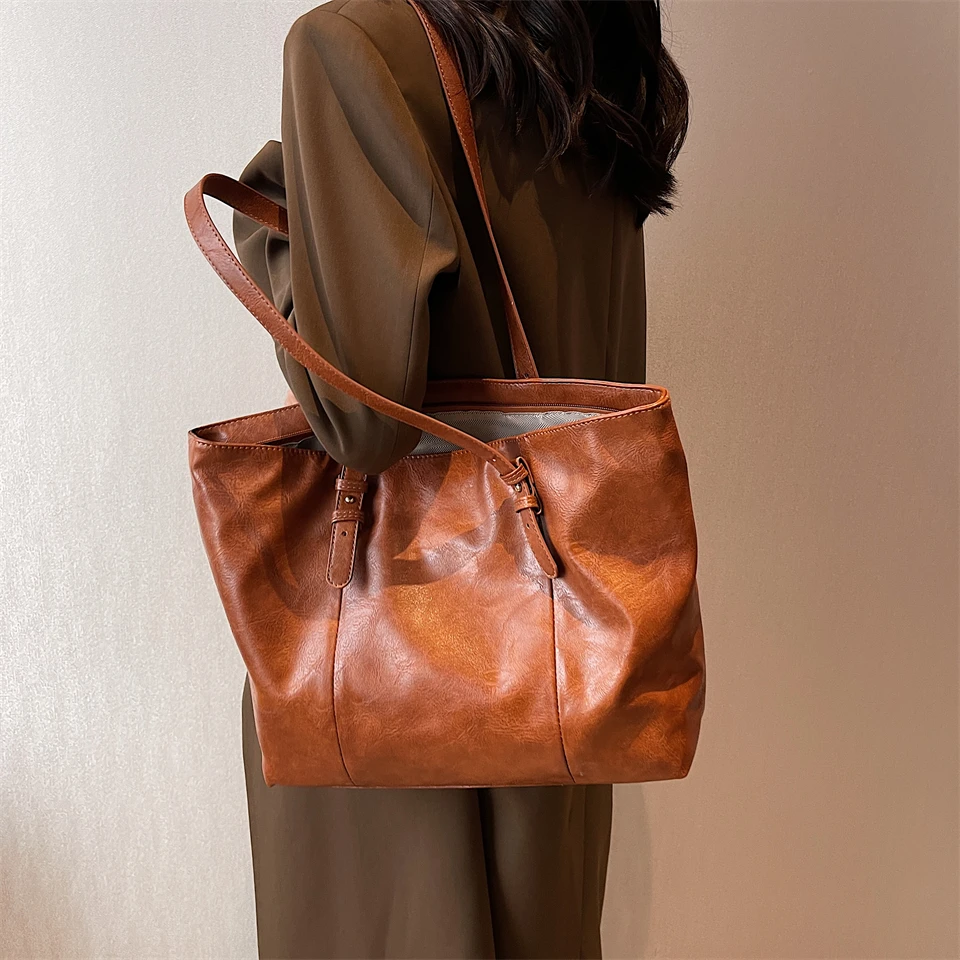 2022 New PU Leather Solid Shoulder Bags Large Capacity Black Totes For Women Classic Elegant Handbags Simple Packages