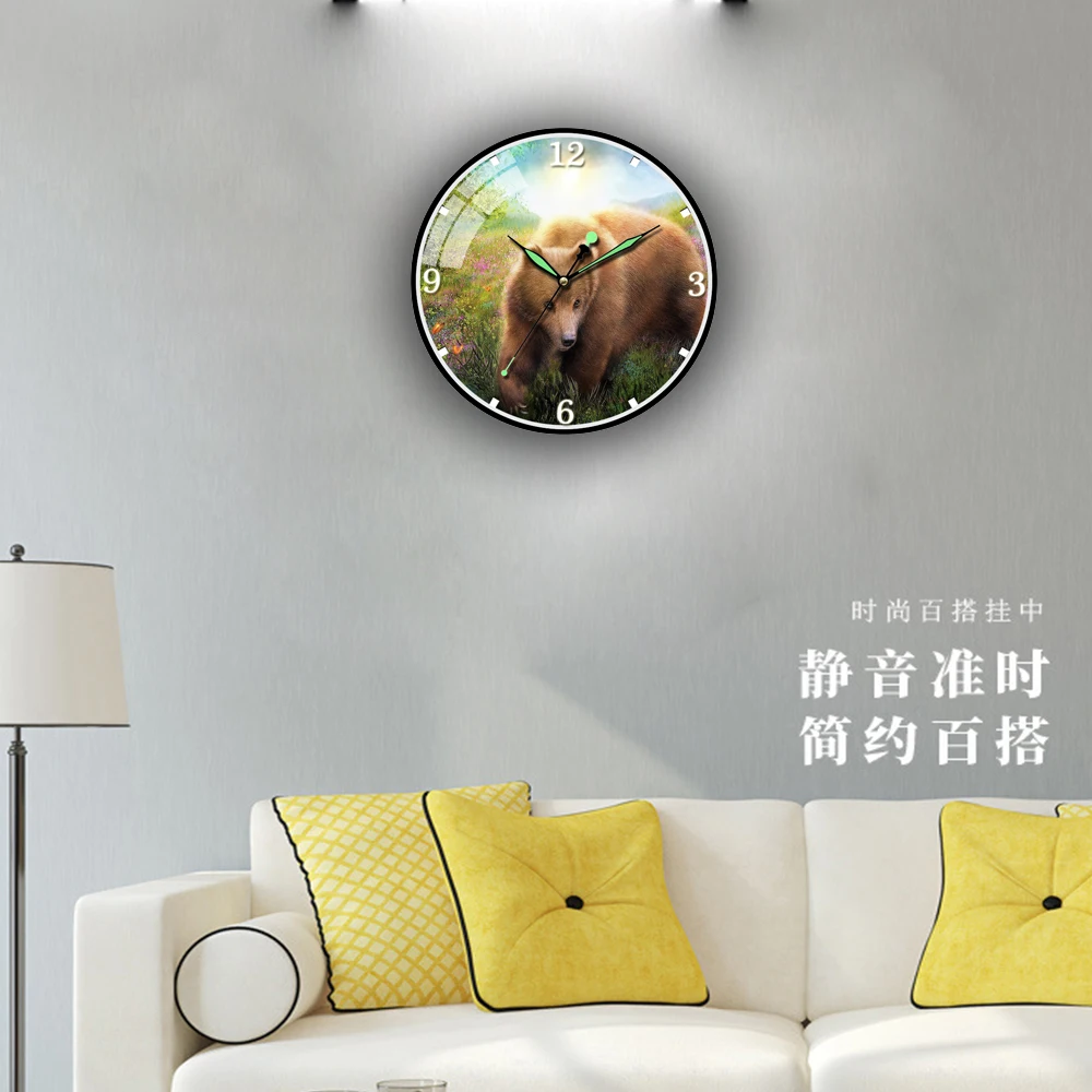 

Светящиеся Настенные часы с коричневым медведем, круглые Настенные часы, бесшумные кварцевые часы, домашний декор для гостиной