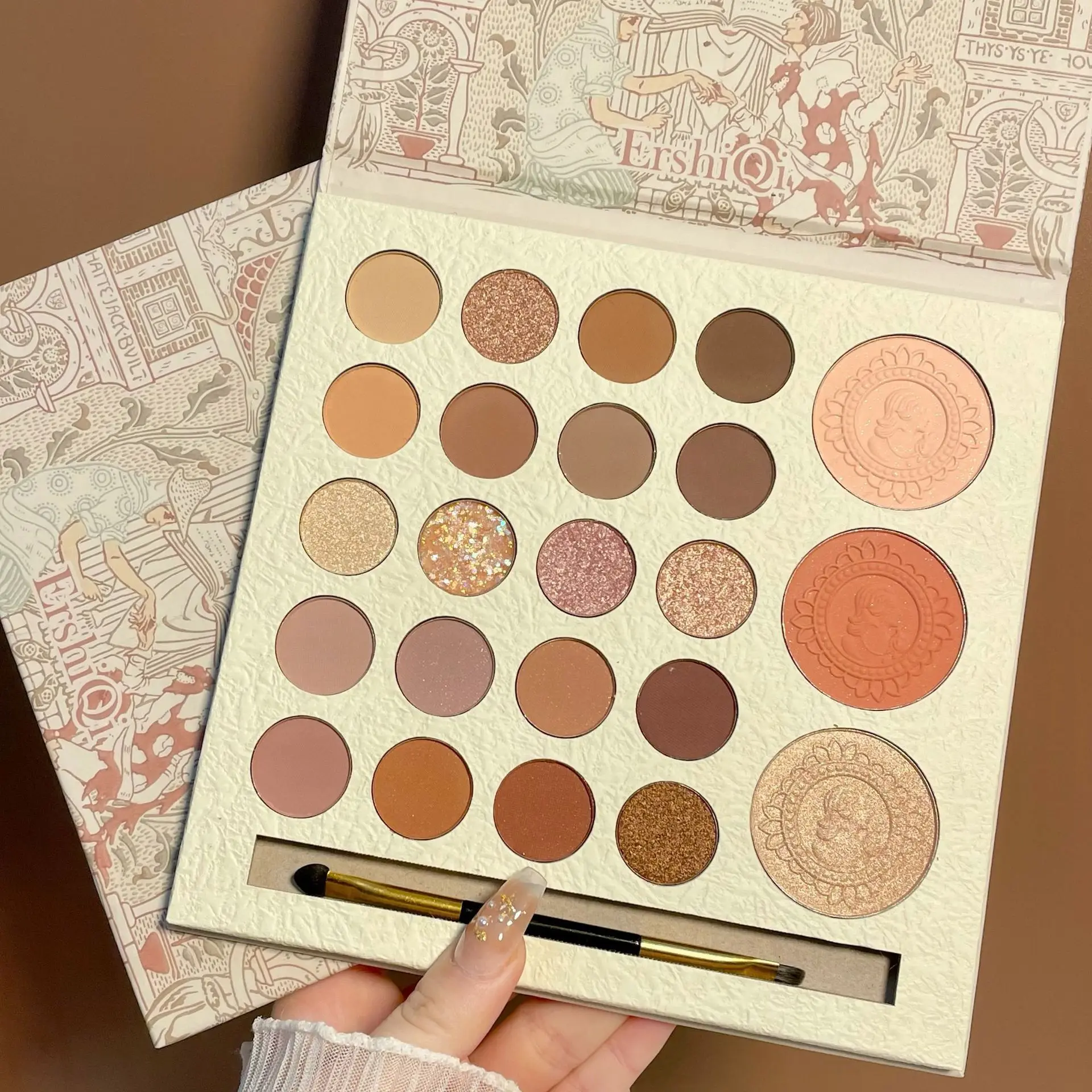 

Make Up Kit 20 Colors Makeup Eyeshadow + 3colors Contour Highlight in 1 Eyeshadow Palette Shadow Box Glitter Eyeshadow