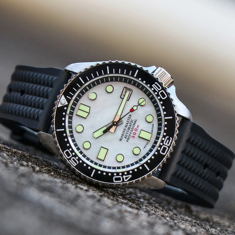 

Modified watch Japanese movement NH35 automatic mechanical 009skx green luminous sports watch men's 42mm