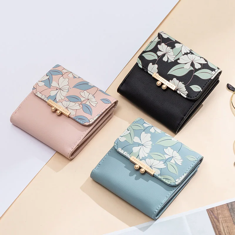 

Кошелек женский короткий с цветочным принтом, модный милый бумажник для мелочи, складной клатч двойного сложения, многофункциональные коше...