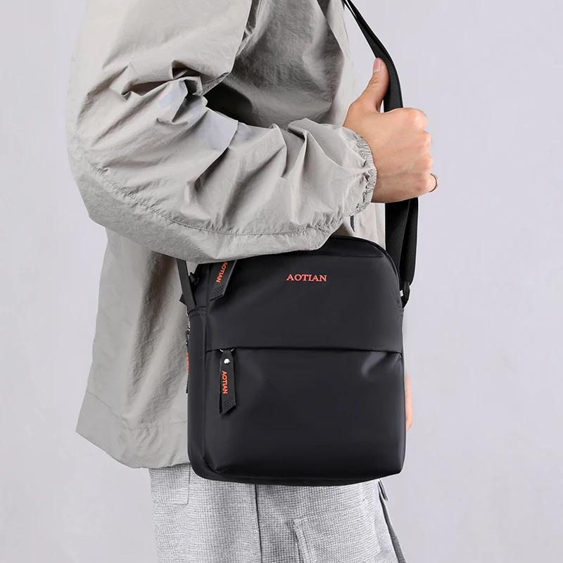 Men Nylon Shoulder Bags Casual Tote Travel Men's Crossbody Bag Small Messenger Bags Fashion High Quality Handbag Purses sac