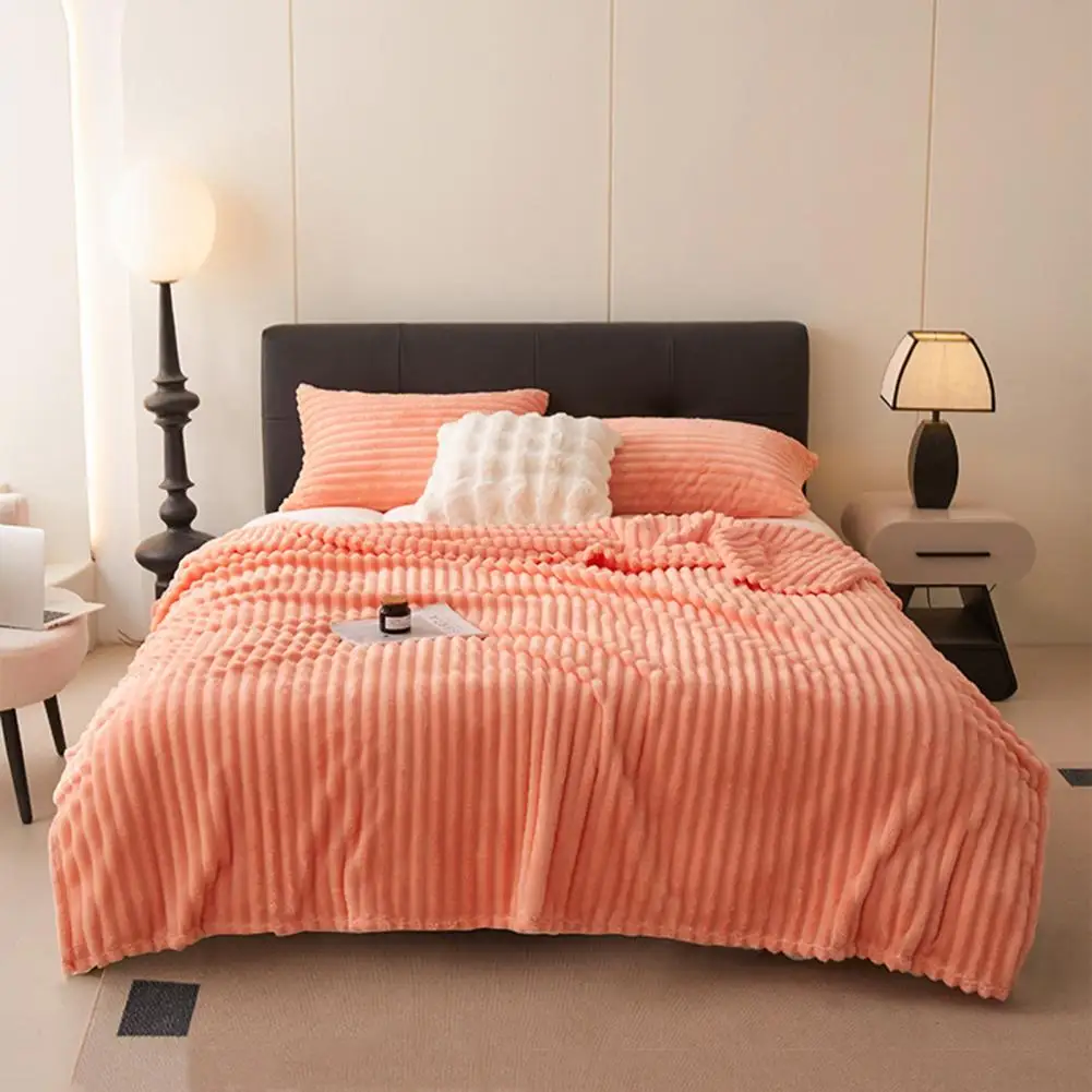 Фланелевое одеяло утолщенное искусственное плюшевое с пузырьковой текстурой