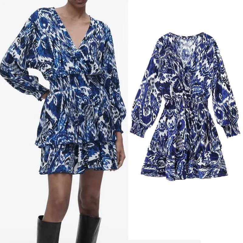 

Женское платье с длинным рукавом и V-образным вырезом