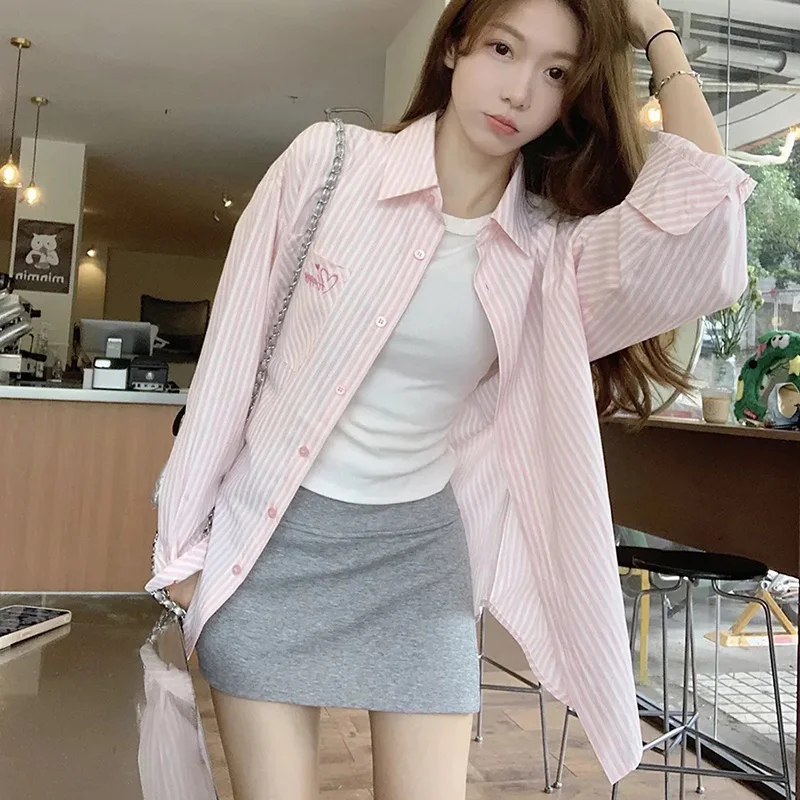 Розовая рубашка с вышивкой женская полосатая однобортная свободная прямая