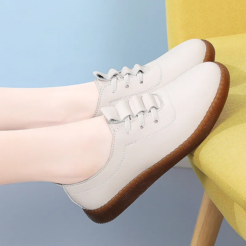 

Autumn New Mom's Shoes Casual Flat Sole Women's Soft Sole Comfortable Middle and Old Age One Step Push Ox Muscle Sole Bean Shoes