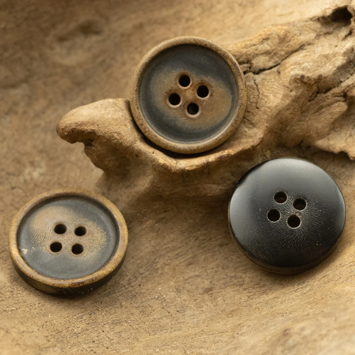 

5pcs/lot Genuine Horn Button Scorched Suit Sewing Accessories for Clothing Casual Vintage Retro Buttons 15mm/18mm/20mm