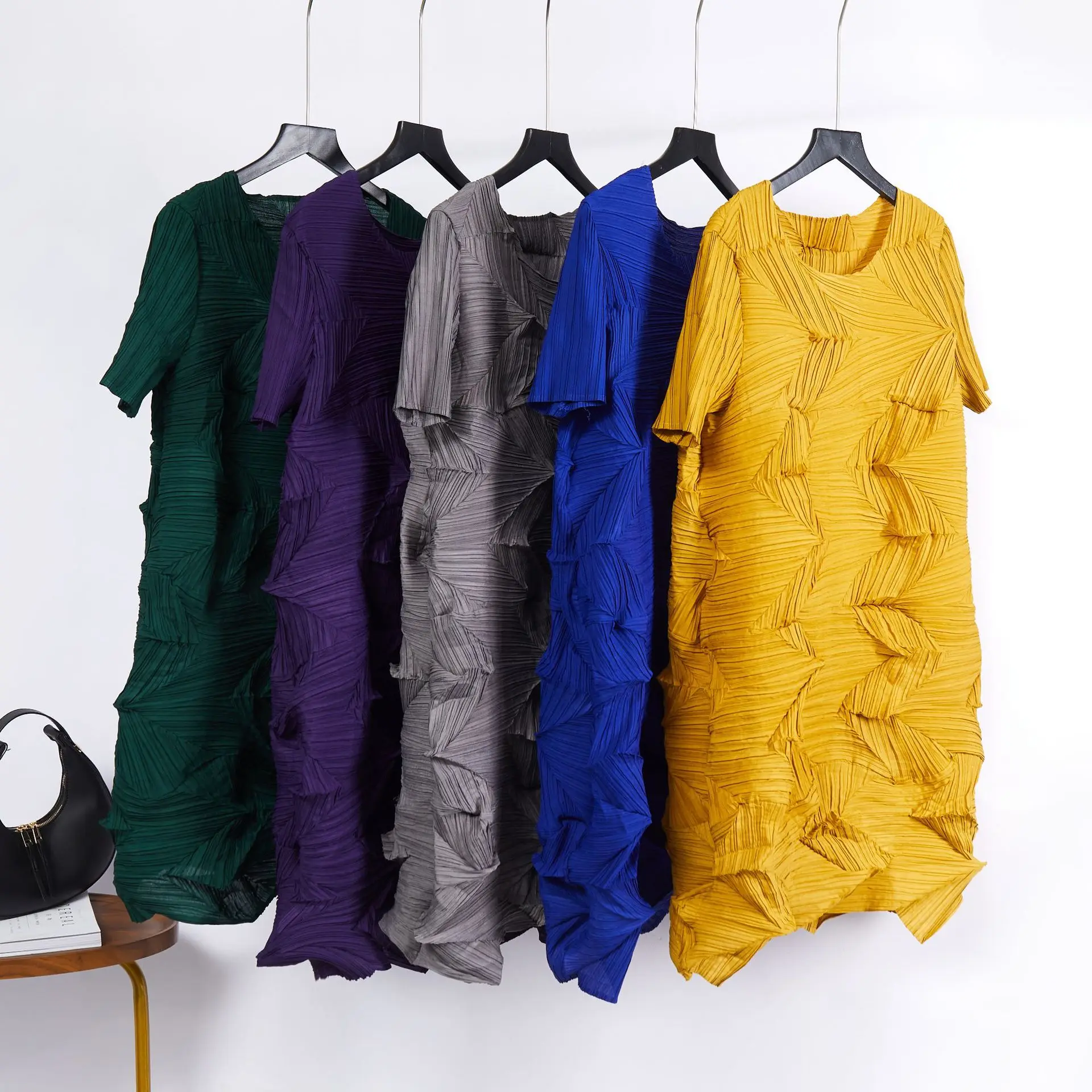 

Плиссированное Новое Стильное весенне-летнее женское приталенное платье небольшого размера с неровной юбкой в иностранном стиле