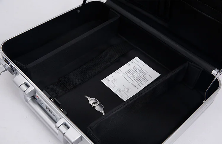 Деловой переносной портфель из алюминиево-магниевого сплава