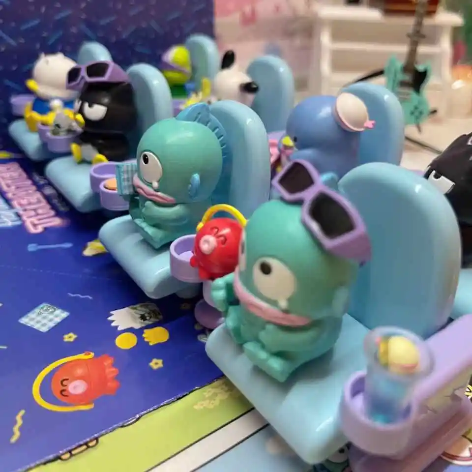 Фото Новый театр Sanrio Hapidanbui, миниатюрный игровой домик, глухая коробка, орнамент, Коллекционная модель, подарок на день рождения, Рождество, игрушки №2