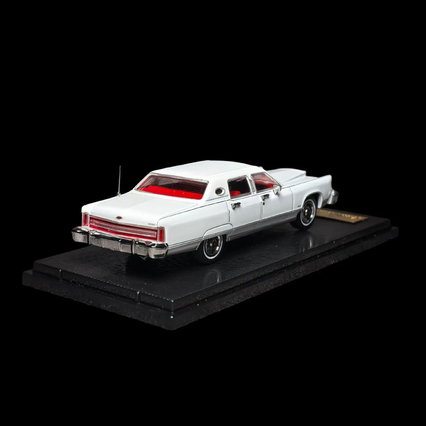 Коллекционная модель автомобиля Lincoln Continental в масштабе 164, литая под давлением, из сплава, для демонстрации (art.: 3920dbfd60f4d) - 3920dbfd60f4d